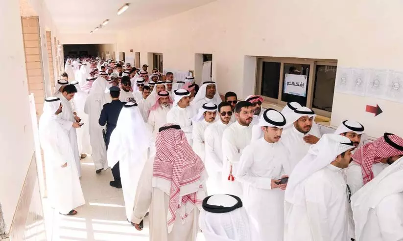 ദേ​ശീ​യ അ​സം​ബ്ലി തെ​ര​ഞ്ഞെ​ടു​പ്പ് : വി​ധി​യെ​ഴു​തി കു​വൈ​ത്ത് ജ​ന​ത