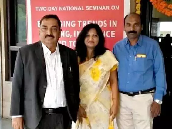 വെ​​​ങ്ക​​​ടേ​​​ശ്വ​​​ർ​​​ ലു​​​വി​​​ന്റെ എ​​​ഫ്.​​​ബി​​​യി​​​ലെ വ​​​ള​​​രെ മു​​​മ്പു​​ള്ള പോ​​​സ്റ്റ്. ഇ​​​വ​​​ർ​​​ക്ക് ര​​​ണ്ടു​​​പേ​​​ർ​​​ക്കും കോ​​മേ​​​ഴ്സ് വ​​​കു​​​പ്പി​​​ൽ നി​​​യ​​​മ​​​നം ല​​​ഭി​​​ച്ചു. യോ​​​ഗ്യ​​​ത​​​യ​​​ല്ല, ബ​​​ന്ധ​​​ങ്ങ​​​ളാ​​​ണ് നി​​​യ​​​മ​​​ന​​​ത്തി​​​ന്റെ അ​​​ടി​​​സ്ഥാ​​​നം എ​​​ന്ന് തെ​​​ളി​​​യി​​​ക്കു​​​ന്ന​​​വ​​​യാ​​​ണ് പോ​​​സ്റ്റു​​​ക​​​ൾ