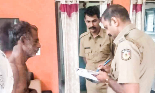 വീട് കുത്തിത്തുറന്ന് സ്വർണവും പണവും മോഷ്ടിച്ചു