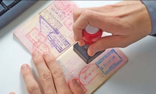 വി​സ സ്റ്റാ​മ്പി​ങ് ഒ​ഴി​വാ​ക്ക​ൽ: റെ​സി​ഡ​ന്‍റ്​ കാ​ർ​ഡി​ന്​ പ്രാ​ധാ​ന്യം വ​ർ​ധി​ക്കും