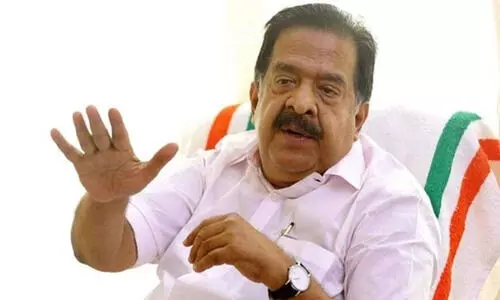 എം.ശിവശങ്കറിനെ ഒരു നിമിഷം പോലും സർവീസിൽ തുടരാൻ അനുവദിക്കരുതെന്ന് രമേശ് ചെന്നിത്തല