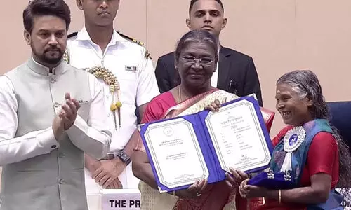 ദേശീയ ചലച്ചിത്ര പുരസ്കാരങ്ങൾ വിതരണം ചെയ്തു