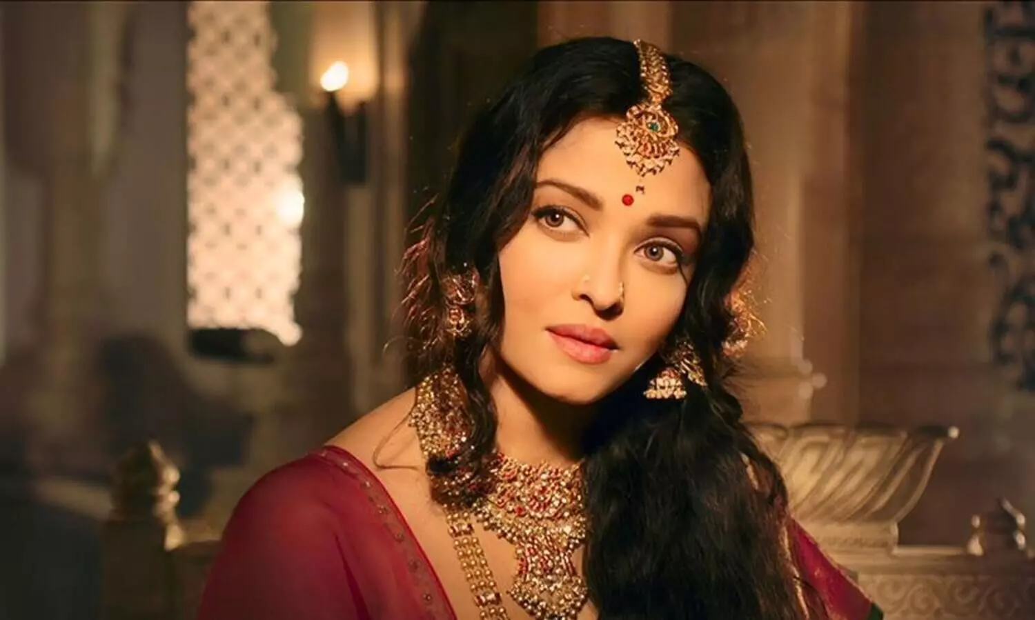 Aishwarya Rai Bachchans Speaks In Tamil at Ponniyin Selvan 1 Launch Event, video Went Viral