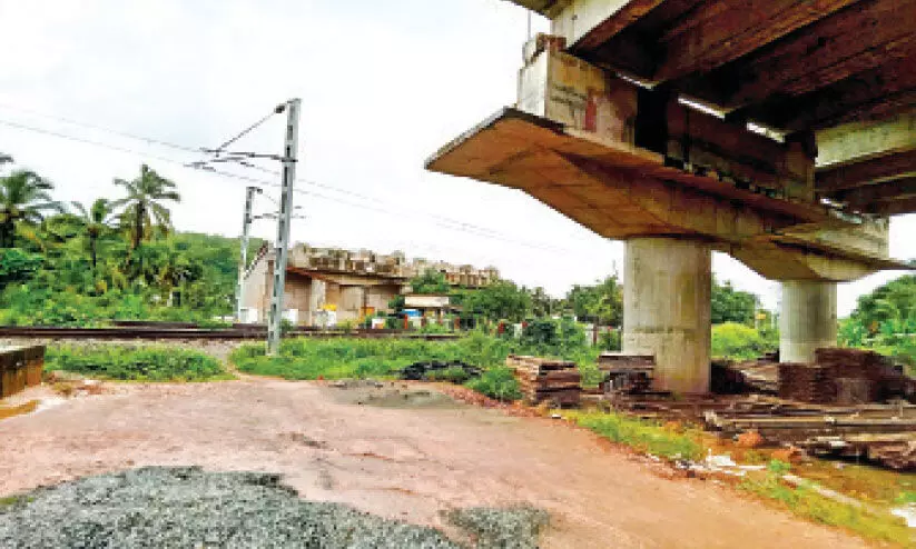 നീലേശ്വരം പള്ളിക്കര റെയിൽവേ മേൽപാലം; ഗർഡറുകൾ സ്ഥാപിക്കാൻ പച്ചക്കൊടി