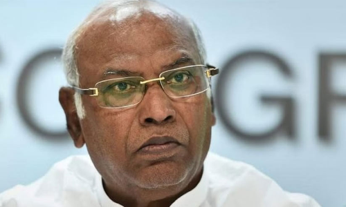 കോൺഗ്രസിൽ ഒന്നും സംഭവിക്കുന്നില്ല ...