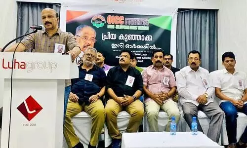 ആ​ര്യാ​ട​ൻ പ​ക​രം​വെ​ക്കാ​നി​ല്ലാ​ത്ത നേ​താ​വ്