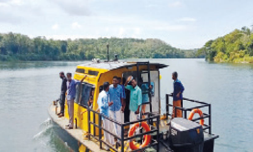 മുനമ്പുകടവിലെത്തി കാഴ്ചകൾ കാണാം മുനമ്പുകടവിലെത്തി കാഴ്ചകൾ കാണാം