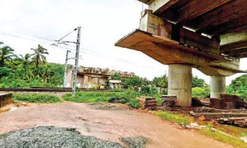 നീലേശ്വരം പള്ളിക്കര റെയിൽവേ മേൽപാലം; ഗർഡറുകൾ സ്ഥാപിക്കാൻ പച്ചക്കൊടി