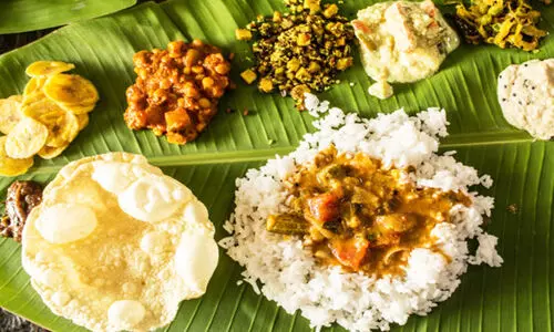 അ​രി​യാ​ഹാ​രം കേ​ര​ളീ​യ​രു​ടെ മു​ഖ്യ​ഭ​ക്ഷ​ണ​മാ​യി​രു​ന്നോ? കേ​ര​ളീ​യ ഭ​ക്ഷ​ണം എ​ന്നൊ​ന്നു​ണ്ടോ?  -പഠനം