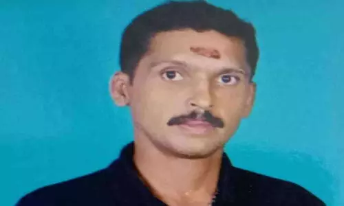 റോഡ് മുറിച്ചുകടക്കുകയായിരുന്ന യുവാവ് ഒമ്നി വാനിടിച്ച് മരിച്ചു