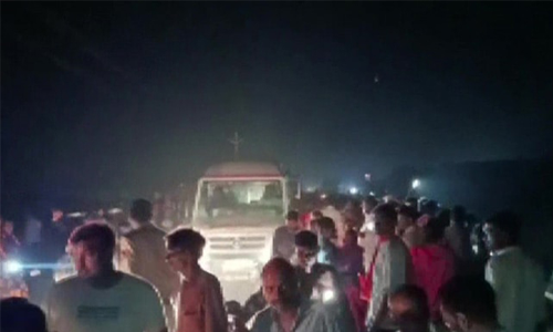 യു.പിയിൽ കുളത്തിലേക്ക് ട്രാക്ടർ മറിഞ്ഞ് 26 തീർത്ഥാടകർക്ക് ദാരുണാന്ത്യം