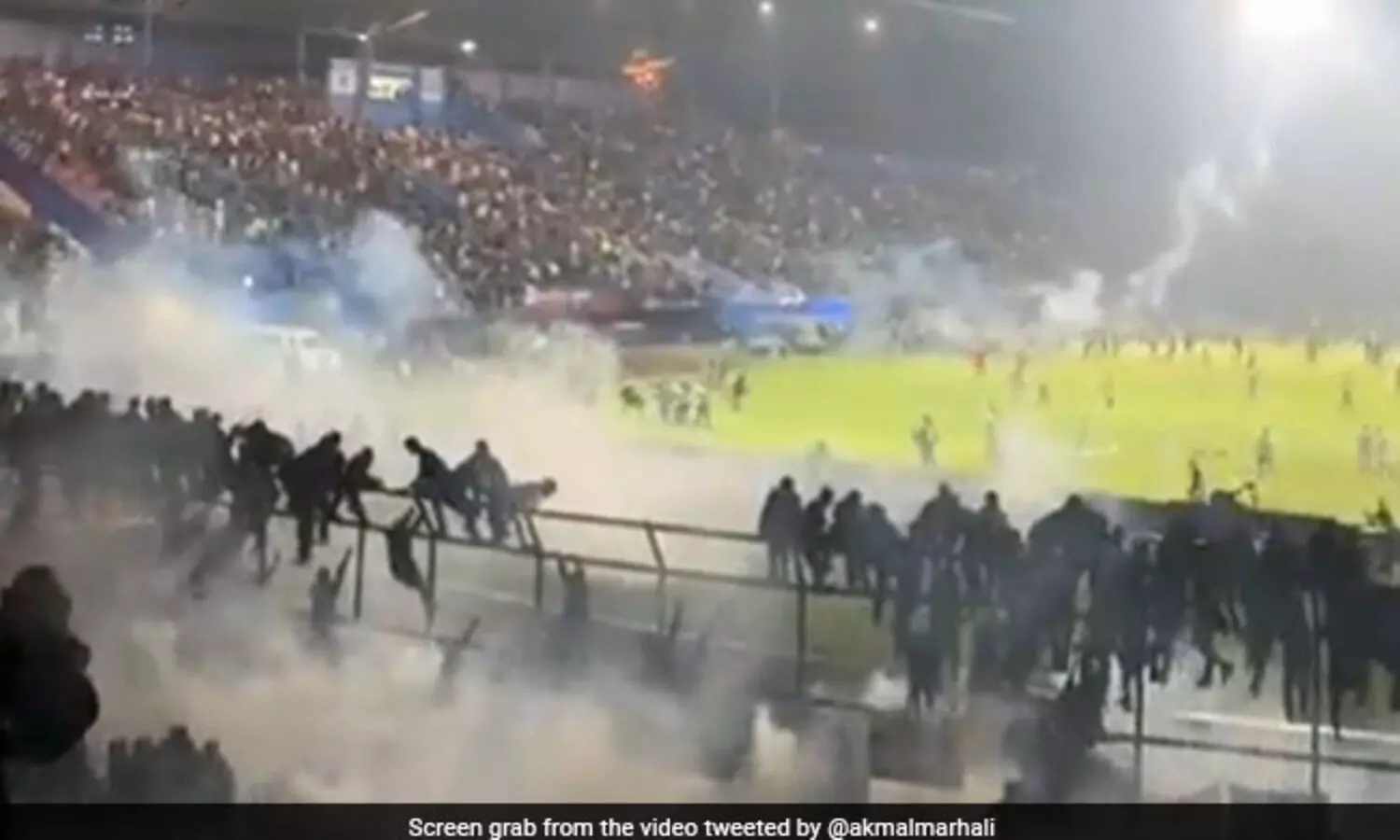 സ്റ്റേഡിയം ദുരന്തം: മരിച്ചവരിൽ 32 കുട്ടികളും