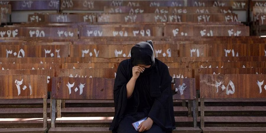 ക്ലാസ് മുറി സ്ഫോടനം; അഫ്ഗാൻ വനിതകൾ പ്രതിഷേധിച്ചു, കൂടുതൽ സുരക്ഷ വേണമെന്ന് ആവശ്യം