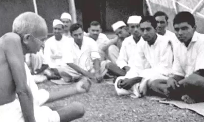 ഗാന്ധി നേരിട്ട ചോദ്യങ്ങൾ ഗാന്ധി നേരിട്ട ചോദ്യങ്ങൾ