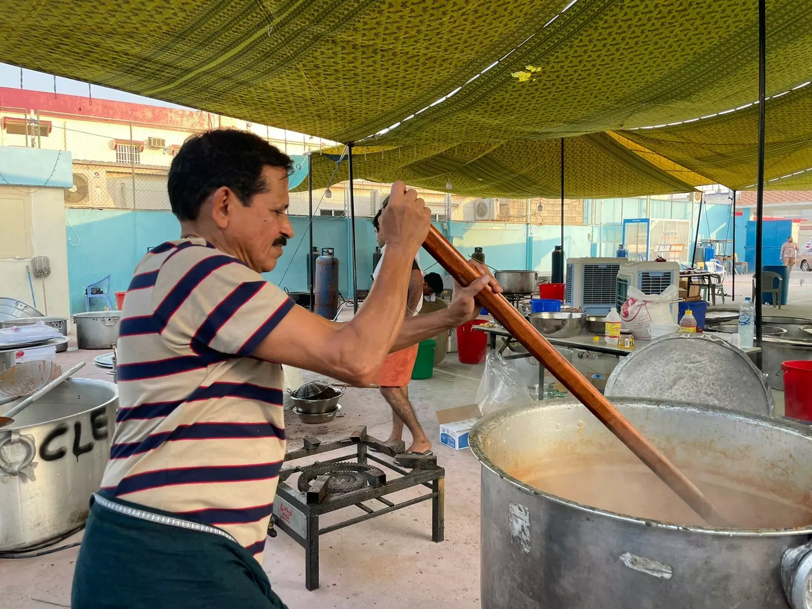 പഴയിടത്തിന്റെ ജീവിത ഗാഥ പഴയിടത്തിന്റെ ജീവിത ഗാഥ