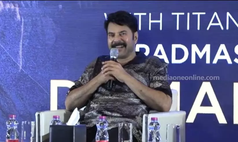 ചോദ്യങ്ങളും ഉത്തരങ്ങളും സെൻസർ ചെയ്യാൻ കഴിയില്ല, സാമാന്യ ധാരണയാണ് വേണ്ടത്; വിവാദ അഭിമുഖത്തിൽ പ്രതികരിച്ച് മമ്മൂട്ടി ചോദ്യങ്ങളും ഉത്തരങ്ങളും സെൻസർ ചെയ്യാൻ കഴിയില്ല, സാമാന്യ ധാരണയാണ് വേണ്ടത്; വിവാദ അഭിമുഖത്തിൽ പ്രതികരിച്ച് മമ്മൂട്ടി