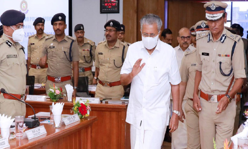 വർഗീയശക്തികളുമായി പൊലീസുകാർക്കുള്ള ബന്ധം അനുവദിക്കില്ല -മുഖ്യമന്ത്രി