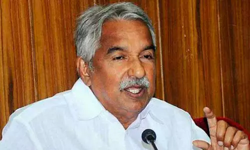 ഖാര്‍ഗെക്ക് വേണ്ടി ഉമ്മൻ ചാണ്ടിയും രംഗത്ത്; പരിചയ സമ്പന്നനായ മുതിര്‍ന്ന നേതാവെന്ന്