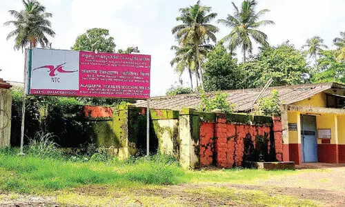 അളഗപ്പ മില്‍ അടഞ്ഞുതന്നെ; അന്നം മുട്ടി തൊഴിലാളികൾ
