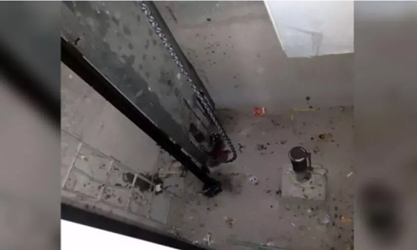 ജയ്പൂരിൽ 11 ആം നിലയിൽ നിന്ന് ഒഴിഞ്ഞ ലിഫ്റ്റിലേക്ക് വീണ് കോളേജ് വിദ്യാർത്ഥിക്ക് ദാരുണാന്ത്യം ജയ്പൂരിൽ 11 ആം നിലയിൽ നിന്ന് ഒഴിഞ്ഞ ലിഫ്റ്റിലേക്ക് വീണ് കോളേജ് വിദ്യാർത്ഥിക്ക് ദാരുണാന്ത്യം