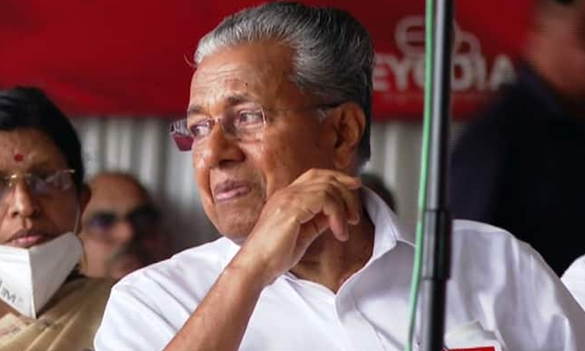 വാക്കുകൾ ഇടറി, പ്രിയ സഖാവിന്റെ ഒാർമയിൽ പ്രസംഗം പാതിയിൽ മുറിഞ്ഞ് പിണറായി വാക്കുകൾ ഇടറി, പ്രിയ സഖാവിന്റെ ഒാർമയിൽ പ്രസംഗം പാതിയിൽ മുറിഞ്ഞ് പിണറായി