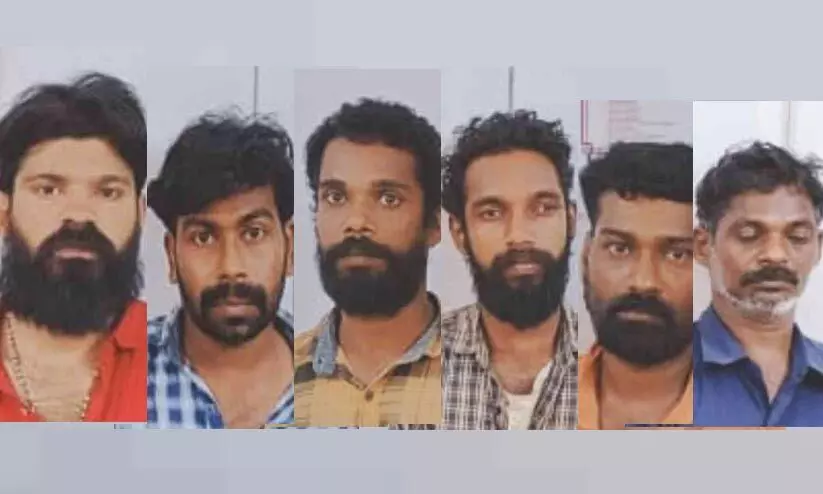 പന്നിഫാമിൽ കയറി ഉപകരണങ്ങൾ മോഷ്ടിച്ച ആറുപേർ അറസ്റ്റിൽ പന്നിഫാമിൽ കയറി ഉപകരണങ്ങൾ മോഷ്ടിച്ച ആറുപേർ അറസ്റ്റിൽ
