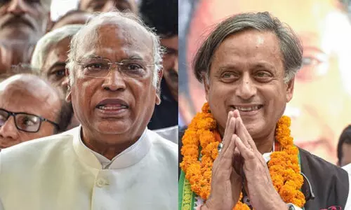 തരൂരിന് ആശംസകൾ; രണ്ടു പേരും മത്സരിക്കുന്നത് കോൺഗ്രസിനും രാജ്യത്തിനും വേണ്ടിയെന്ന് ഖാർഗെ