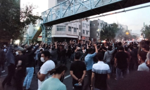 ഇറാനിൽ പ്രക്ഷോഭം കനക്കുന്നു; സർവകലാശാല ക്ലാസ് നിർത്തി