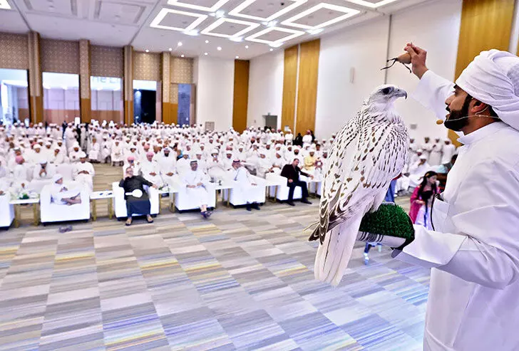 അഡിഹെക്സ് എക്സിബിഷൻ: ഫാൽക്കൺ ലേലത്തിൽ പോയത് രണ്ടേകാൽ കോടി രൂപക്ക് അഡിഹെക്സ് എക്സിബിഷൻ: ഫാൽക്കൺ ലേലത്തിൽ പോയത് രണ്ടേകാൽ കോടി രൂപക്ക്