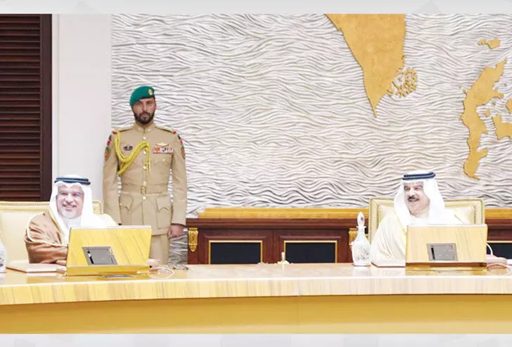 മന്ത്രിസഭയോഗം ഹമദ് രാജാവിന്റെ അധ്യക്ഷതയിൽ: രാജ്യം കൈവരിച്ച നേട്ടങ്ങളിൽ ജനാധിപത്യ സംവിധാനങ്ങളുടെ പങ്ക് വലുത് -ഹമദ് രാജാവ് മന്ത്രിസഭയോഗം ഹമദ് രാജാവിന്റെ അധ്യക്ഷതയിൽ: രാജ്യം കൈവരിച്ച നേട്ടങ്ങളിൽ ജനാധിപത്യ സംവിധാനങ്ങളുടെ പങ്ക് വലുത് -ഹമദ് രാജാവ്