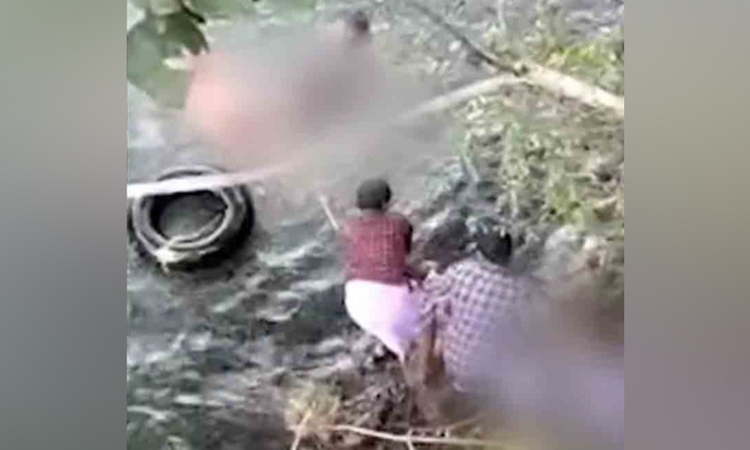 കയത്തിലകപ്പെട്ട കുട്ടിയെ രക്ഷിക്കാനിറങ്ങിയ കുടുംബത്തിലെ മൂന്നുപേർ മുങ്ങിമരിച്ചു കയത്തിലകപ്പെട്ട കുട്ടിയെ രക്ഷിക്കാനിറങ്ങിയ കുടുംബത്തിലെ മൂന്നുപേർ മുങ്ങിമരിച്ചു