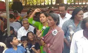 ദയാബായിയെ പൊലീസ് വിട്ടയച്ചു ദയാബായിയെ പൊലീസ് വിട്ടയച്ചു