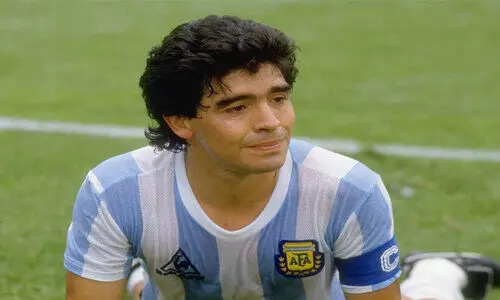 വിയർപ്പുണങ്ങാത്ത ഓർമകളായി ഡീഗോ ഇവിടെയുണ്ട്