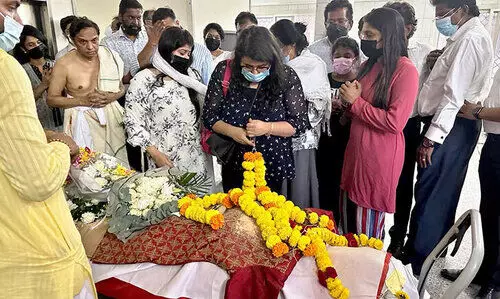 ഇനി ജനകോടികളുടെ ഓർമകളിൽ...