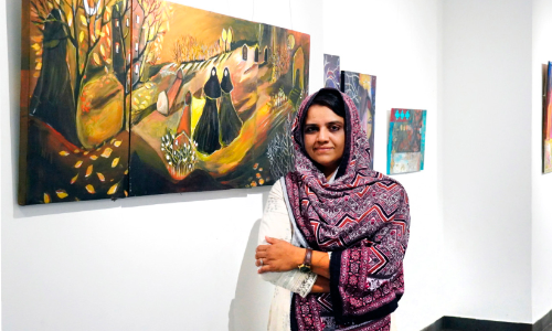 ചാ​യ​വും സം​ഗീ​ത​വും കാ​ൻ​വാ​സി​ൽ തീ​ർ​ത്ത ഖ​യാ​ൽ