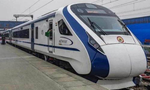 വരുന്നു, മണിക്കൂറിൽ 200 കി.മീ വേഗതയുള്ള വന്ദേ ഭാരത് ട്രെയിനുകൾ -റെയിൽവേ മന്ത്രി