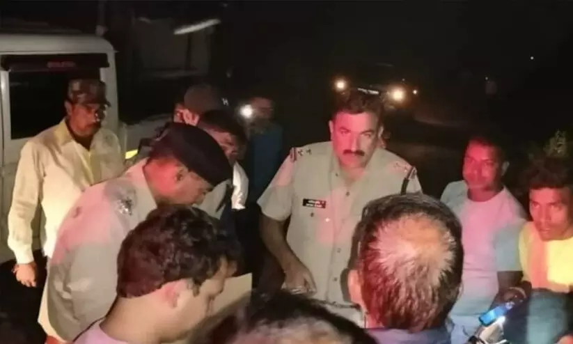 വിവാഹയാത്ര ദുരന്തയാത്രയായി; 25 പേരുടെ മരണത്തിൽ നടുങ്ങി രാജ്യം വിവാഹയാത്ര ദുരന്തയാത്രയായി; 25 പേരുടെ മരണത്തിൽ നടുങ്ങി രാജ്യം