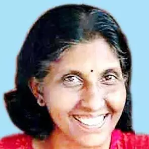 ശാ​ന്തി​വ​നം  സ​മ​ര നാ​യി​ക  മീ​ന മേ​നോ​ൻ