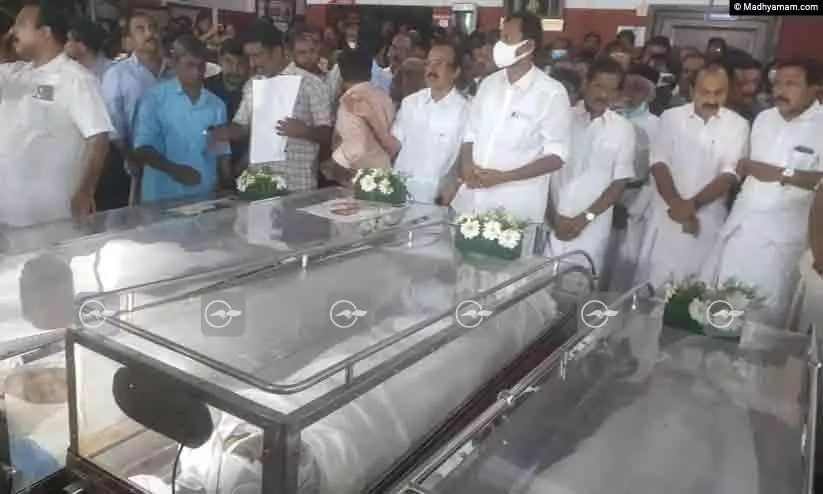 vadakkanjeri bus accident