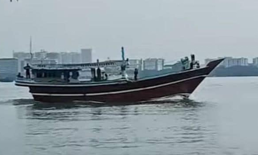 കൊച്ചി പുറങ്കടലിൽ വൻ ഹെറോയിൻ വേട്ട: അഞ്ച് പാക് പൗരൻമാർ ഉൾപ്പെടെ ആറുപേർ കസ്റ്റഡിയിൽ കൊച്ചി പുറങ്കടലിൽ വൻ ഹെറോയിൻ വേട്ട: അഞ്ച് പാക് പൗരൻമാർ ഉൾപ്പെടെ ആറുപേർ കസ്റ്റഡിയിൽ