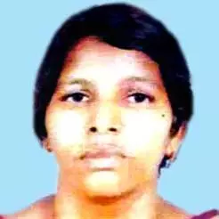 ബൈക്കിന് പിന്നിൽ ലോറിയിടിച്ച് വീട്ടമ്മ മരിച്ചു