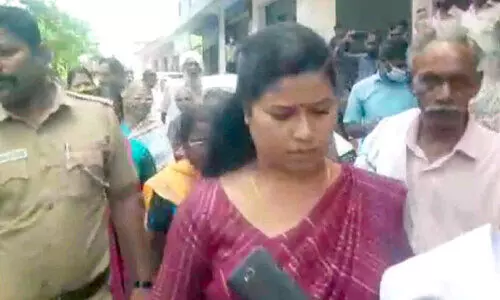 പള്ളിക്കലിലെ പാറക്വാറി: പഞ്ചായത്ത് സെക്രട്ടറിയെ തടഞ്ഞുവെച്ചു