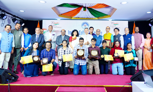 ഐ.​സി.​സി ഗാ​ന്ധി ക്വി​സ്​: ഹു​സൈ​ൻ-​ആ​തി​ഫ്​ ടീം ​ വി​ജ​യി​ക​ൾ