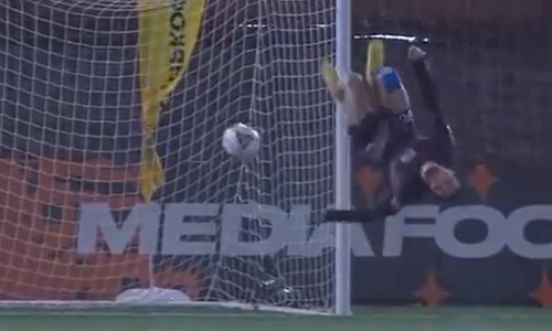 ഇത് വല്ലാത്തൊരു പെനാൽറ്റിയായിപ്പോയി; വൈറലായി അതിശയ ഗോൾ -VIDEO