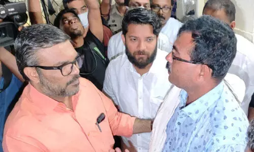 കരുതിയിട്ടും കൈവിട്ടുപോയില്ലേ സാറേ.. ക​ണ്ടു​നി​ന്ന​വ​രു​ടെ ക​ര​ള​ലി​യി​ച്ച് രാ​ജേ​ഷി​ന്‍റെ വി​ലാ​പം