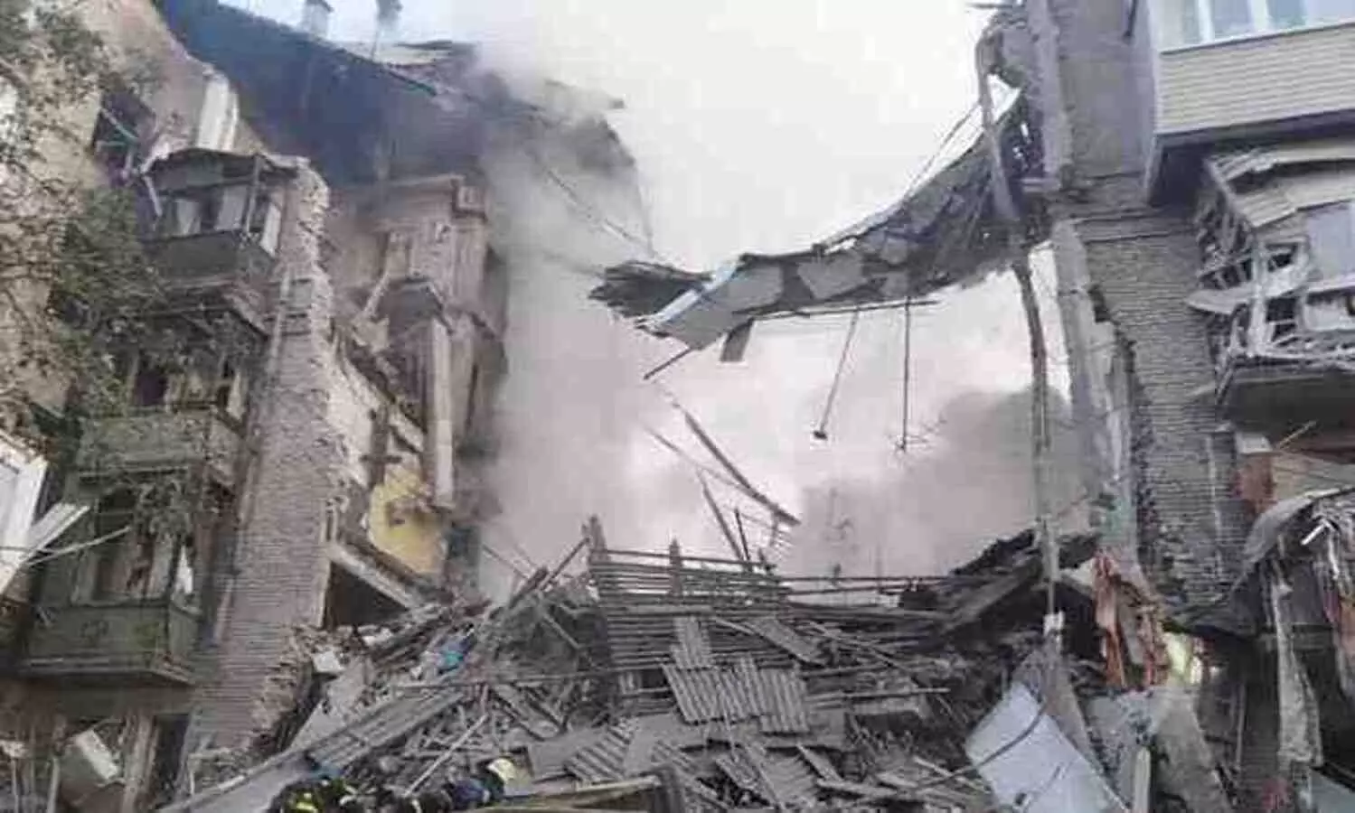 സപോറിഷ്യയിലും ഖേഴ്സണിലും തീതുപ്പി റഷ്യ; 16 മരണം