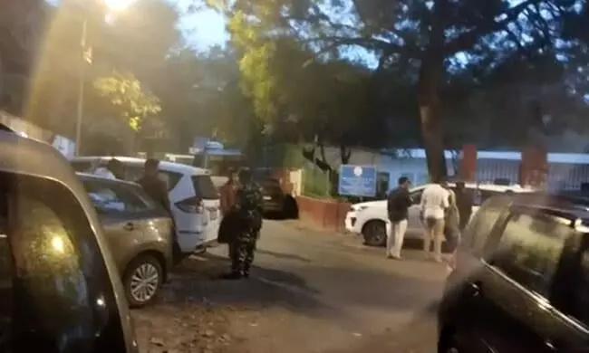 മദ്യനയ അഴിമതി: 35 സ്ഥലങ്ങളിൽ ഇ.ഡി റെയ്ഡ് മദ്യനയ അഴിമതി: 35 സ്ഥലങ്ങളിൽ ഇ.ഡി റെയ്ഡ്