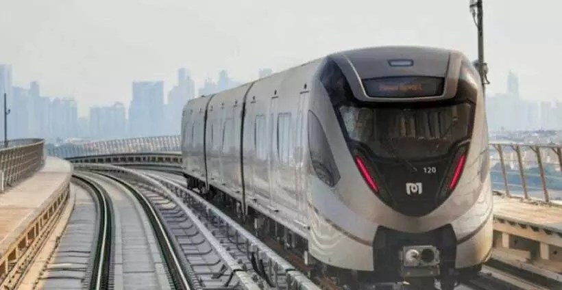 കുതിച്ചുപായാൻ മെട്രോ കുതിച്ചുപായാൻ മെട്രോ