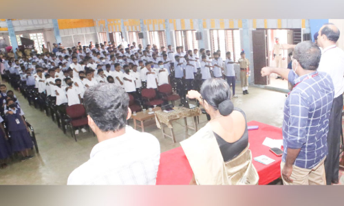 ലഹരി വിമുക്ത കേരളം പ്രചാരണത്തിന് തുടക്കം; പ്രതിജ്ഞയെടുത്ത് വിദ്യാർഥികൾ