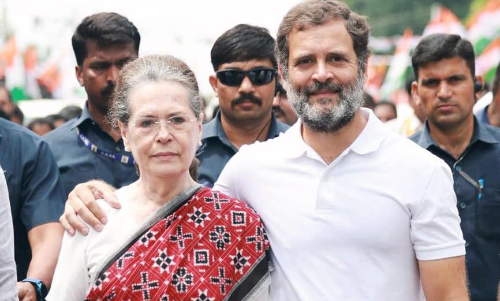 ന​​ട​​ക്കു​​ന്ന രാ​​ഹു​​ൽ; കി​​ത​​ക്കു​​ന്ന ഖാ​​ർ​​ഗെ